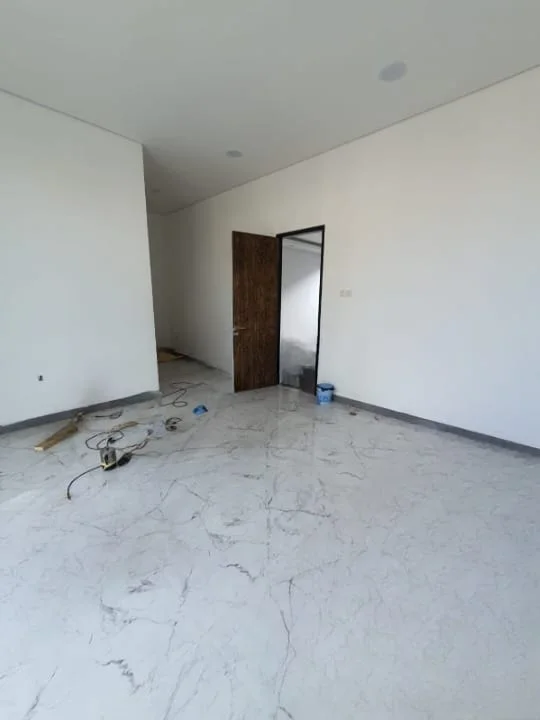 Dijual Rumah Mewah Strategis di Wilayah Sutorejo Selatan Surabaya Timur - Thumbnail 3