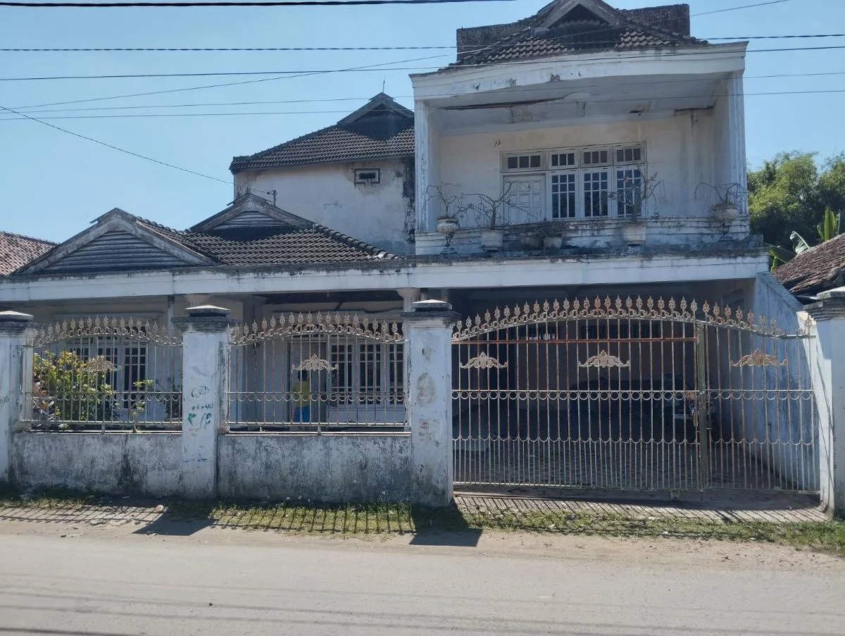 Dijual Rumah Besar Strategis di Mohammad Hatta Jombang