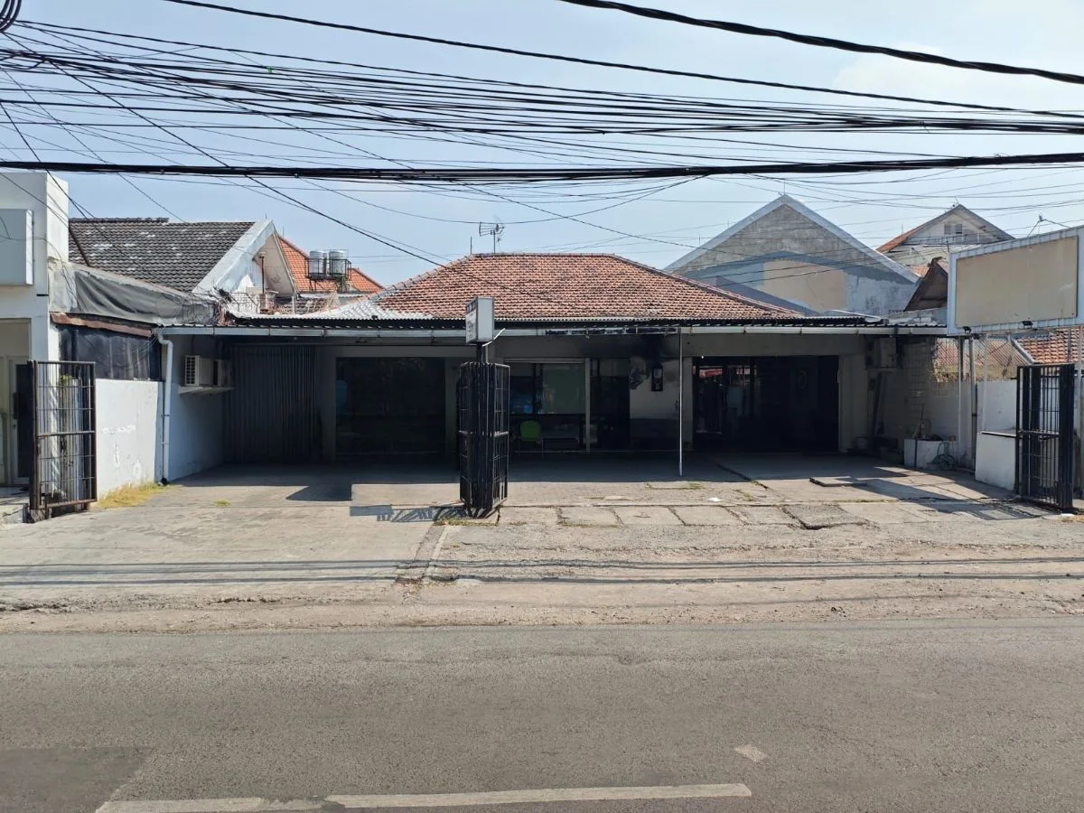 Disewakan Rumah Usaha Strategis di Raya Tenggilis Mejoyo Surabaya Timur