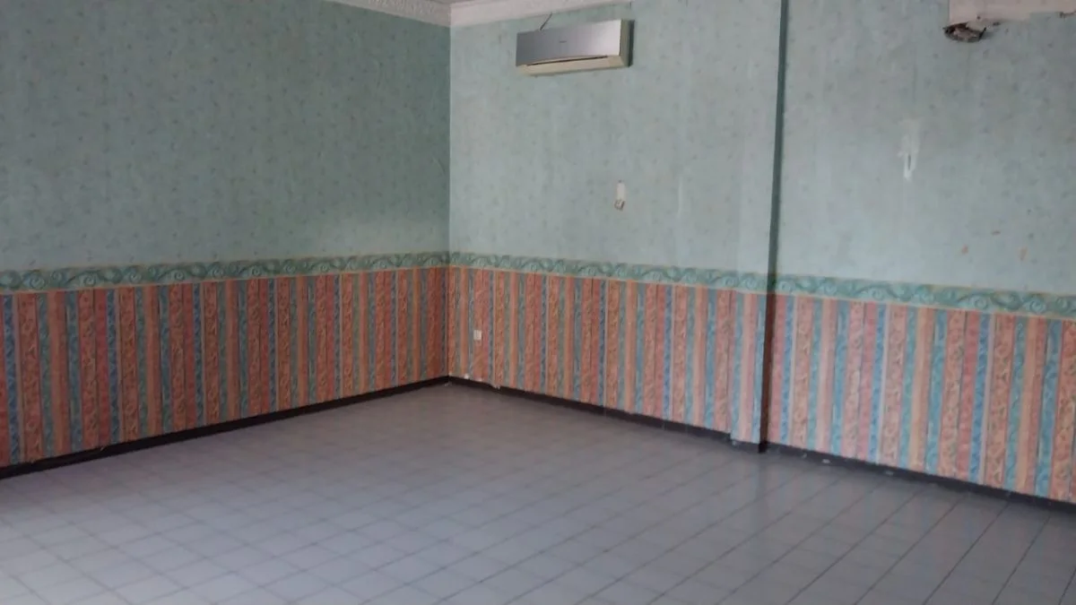 Disewakan Rumah Nyaman Strategis di Wilayah Imam Bonjol Surabaya Selatan - Thumbnail 4