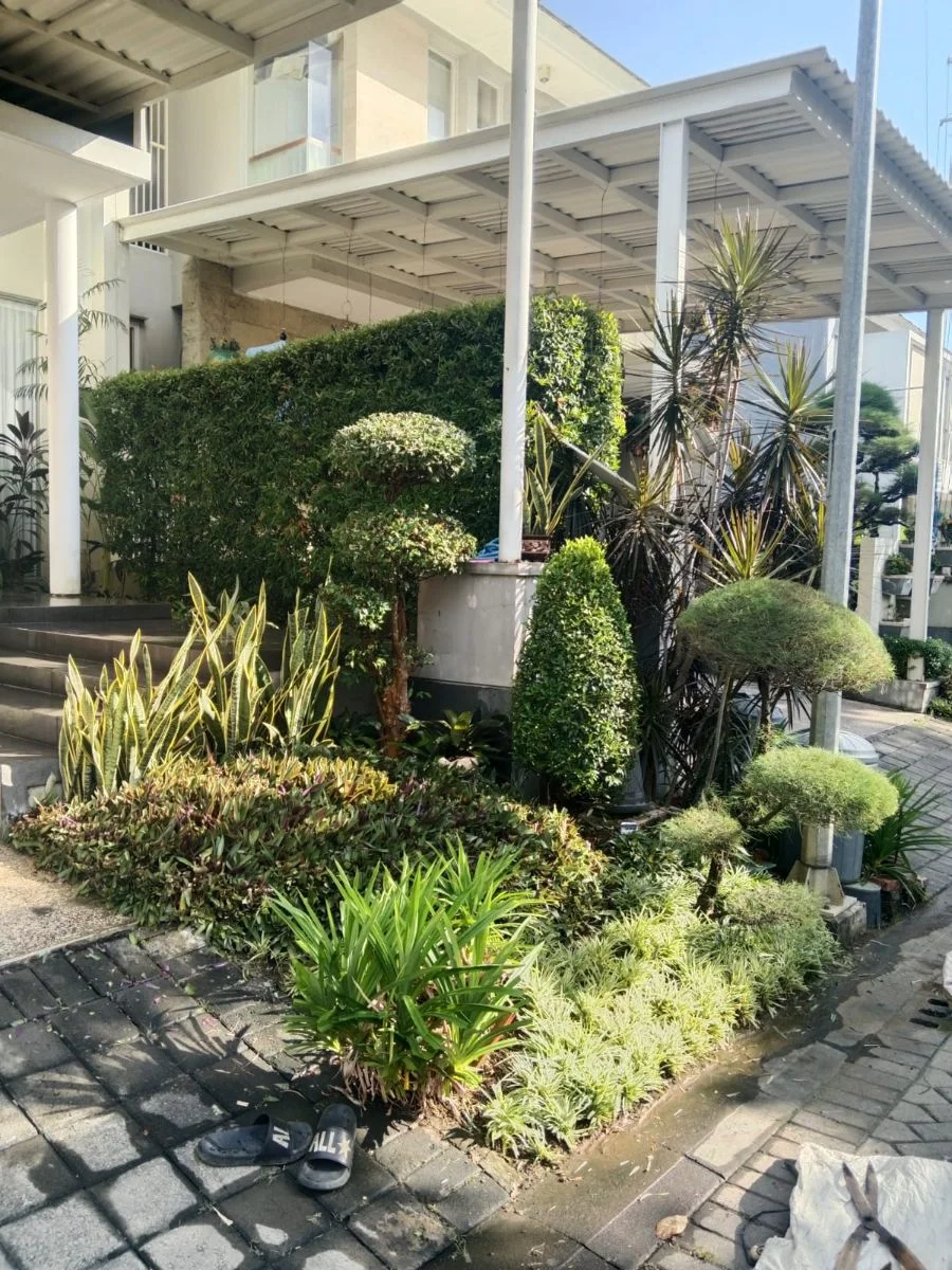 Disewakan Rumah Bagus Nyaman di Wilayah Citraland Surabaya Barat - Thumbnail 2
