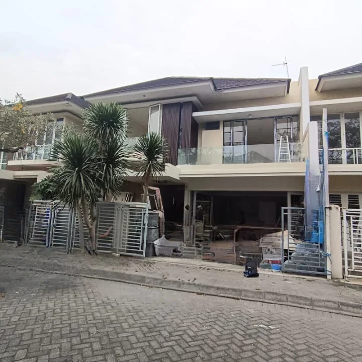 Dijual/Disewakan Rumah Siap Huni Bagus Nyaman di Royal Residence Surabaya Barat