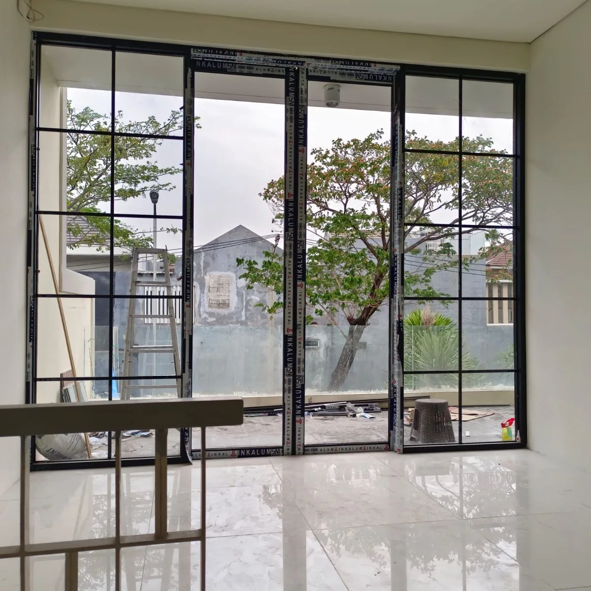 Dijual/Disewakan Rumah Siap Huni Bagus Nyaman di Royal Residence Surabaya Barat - Thumbnail 3