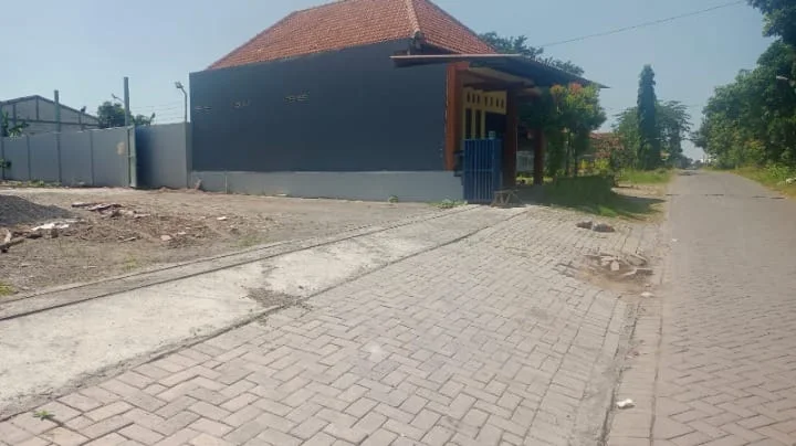 Dijual Gudang dan Toko Luas Strategis di Wedoroanom, Driyorejo Wilayah Gresik - Thumbnail 3