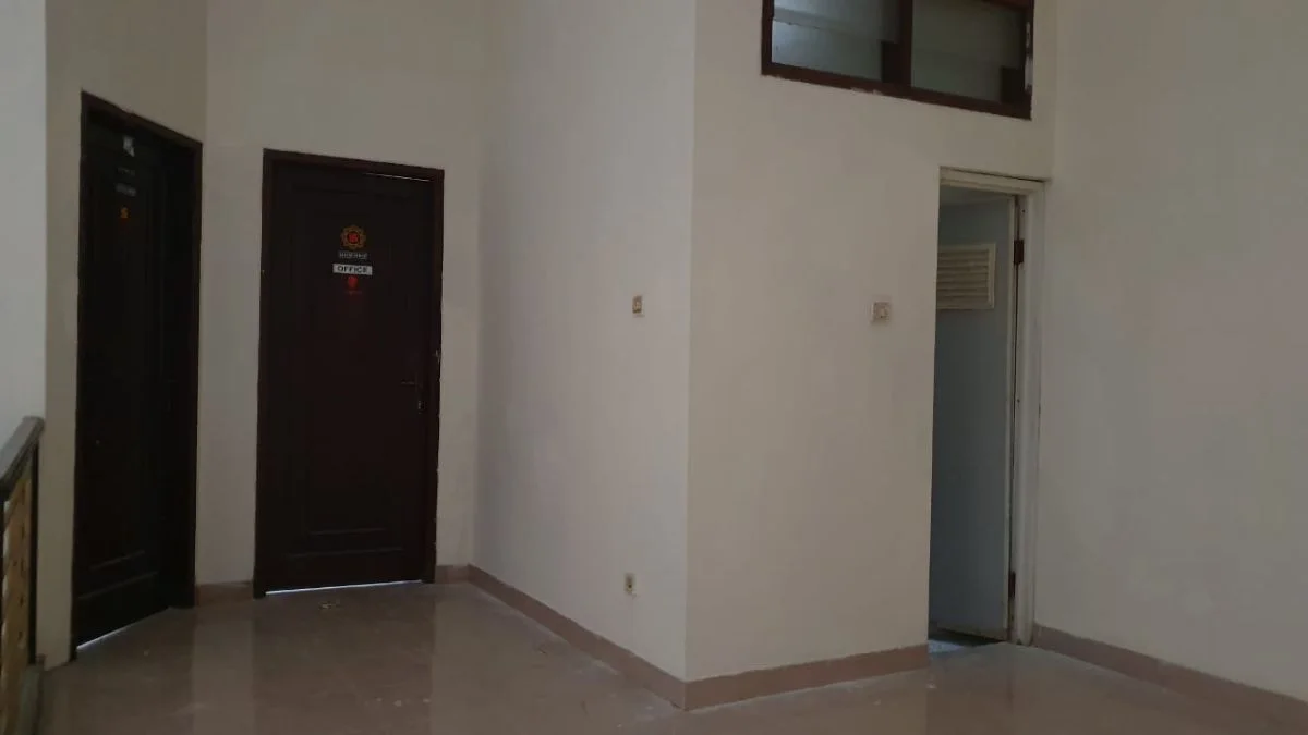 Disewakan Rumah Mewah Luas Di Wilayah Surabaya Selatan - Thumbnail 2