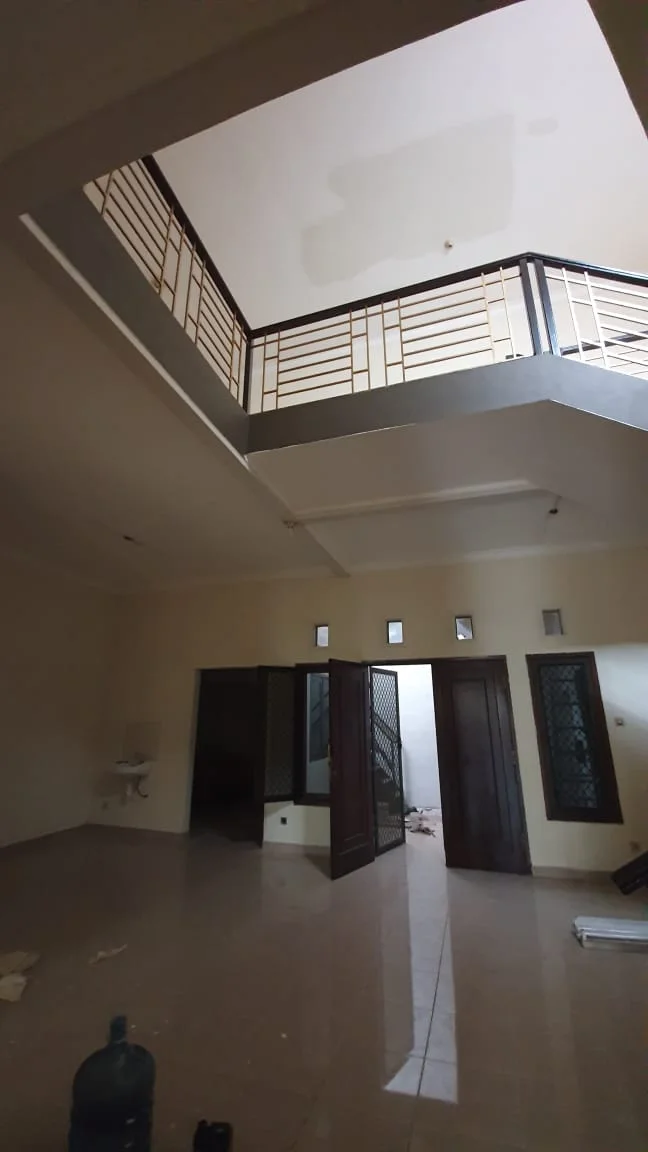 Disewakan Rumah Mewah Luas Di Wilayah Surabaya Selatan - Thumbnail 4