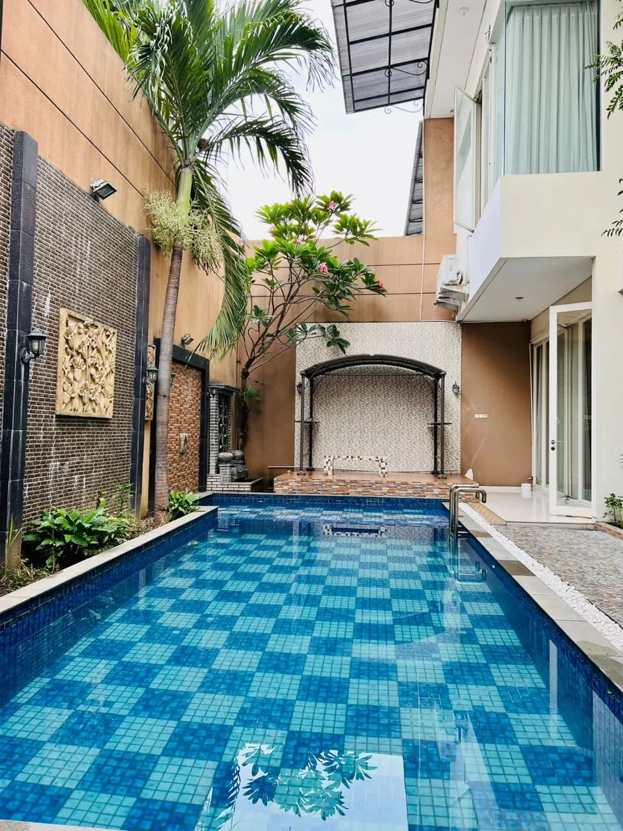 Dijual Rumah Mewah Bagus di Wilayah Citraland Surabaya Barat - Thumbnail 2
