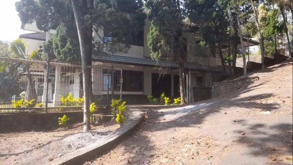 Dijual Villa Bagus Strategis Wilayah Prigen Pasuruan