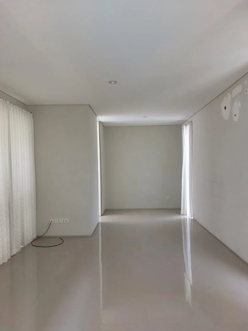 Disewakan Rumah Bagus Nyaman Citraland Wilayah Surabaya Barat - Thumbnail 3
