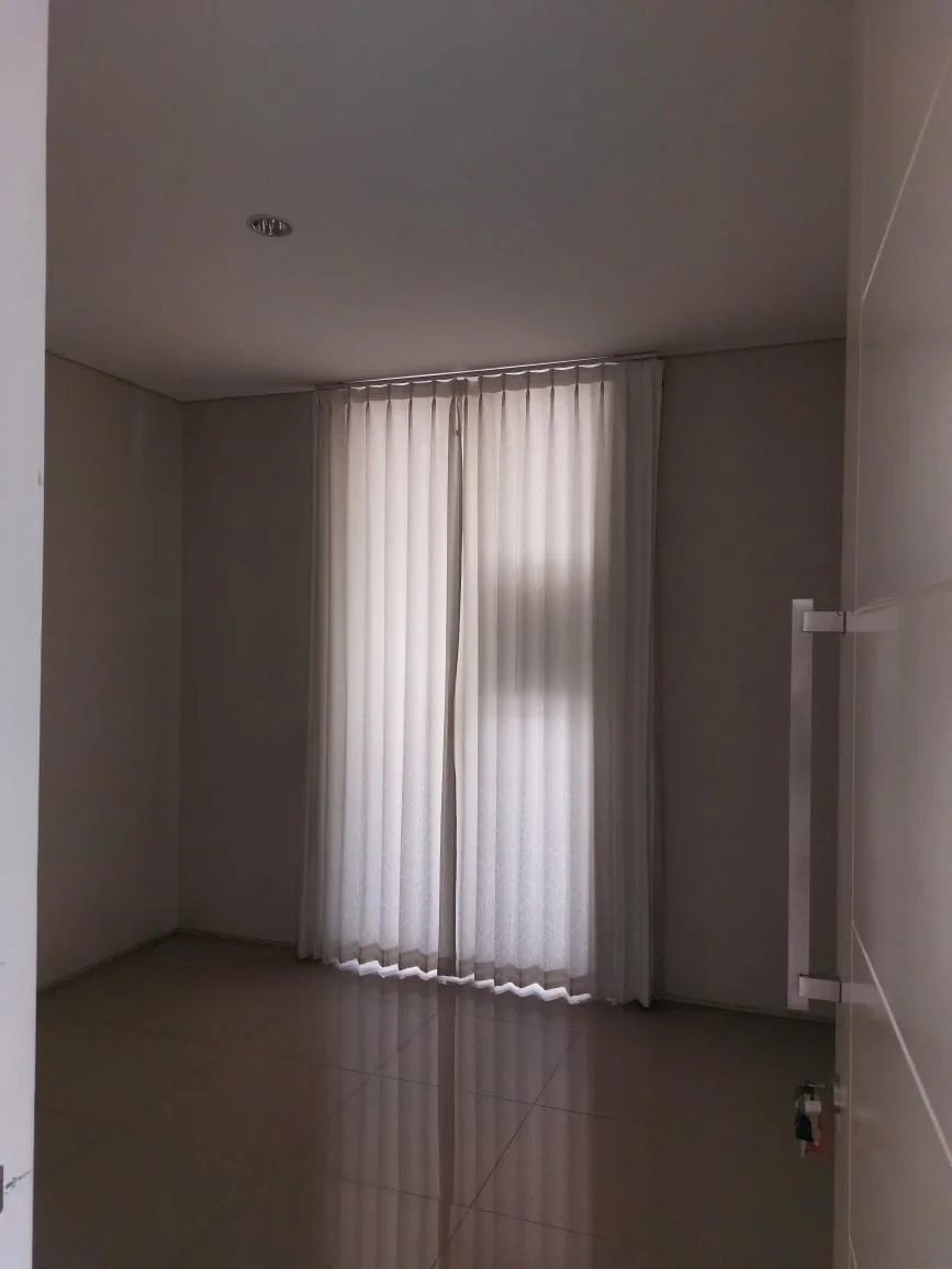 Disewakan Rumah Bagus Nyaman Citraland Wilayah Surabaya Barat - Thumbnail 4