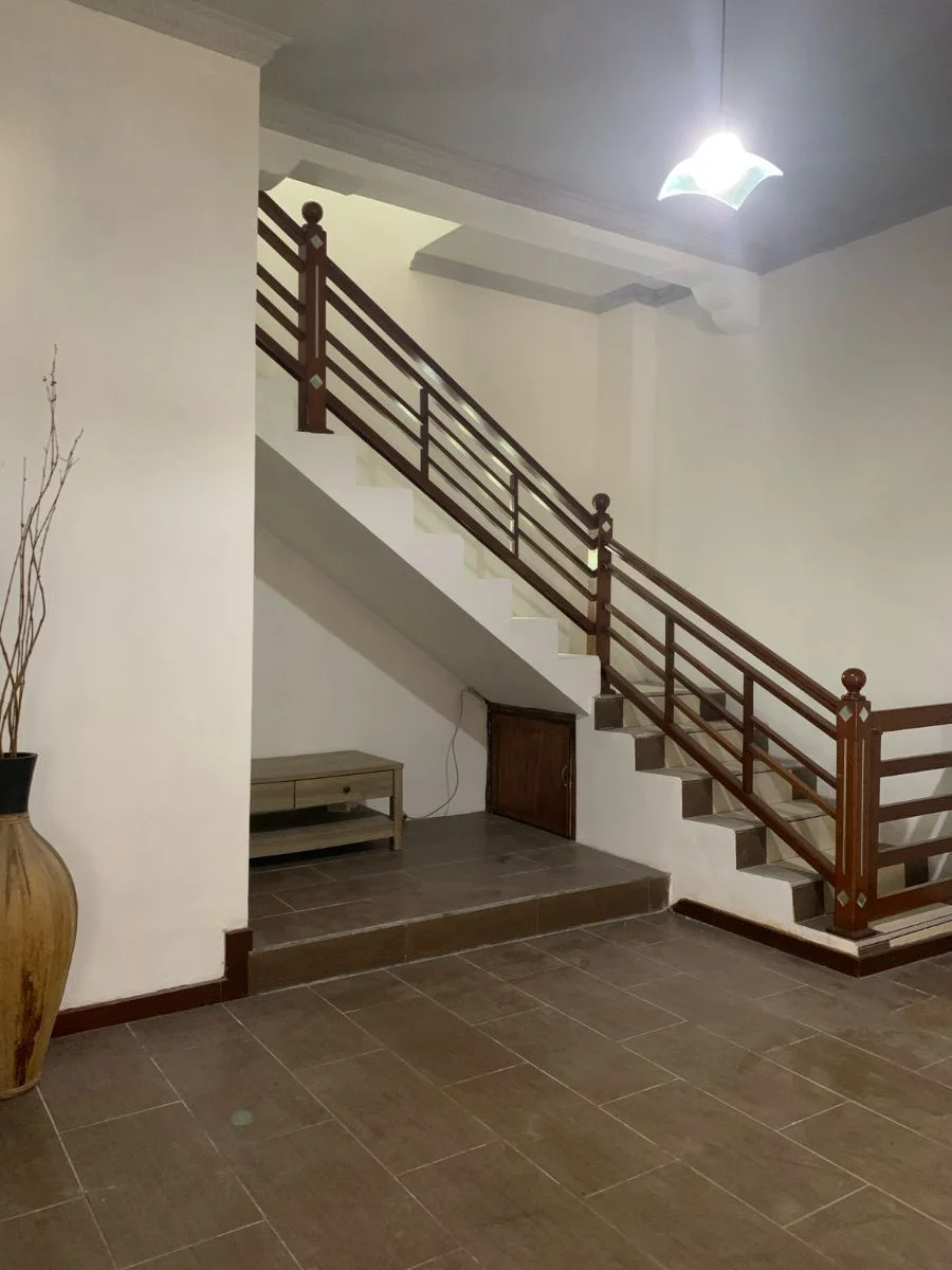 Dijual Cepat Rumah Murah 1,5 Lantai Siap Huni Lokasi Permata Safira, Lidah Kulon Surabaya Barat