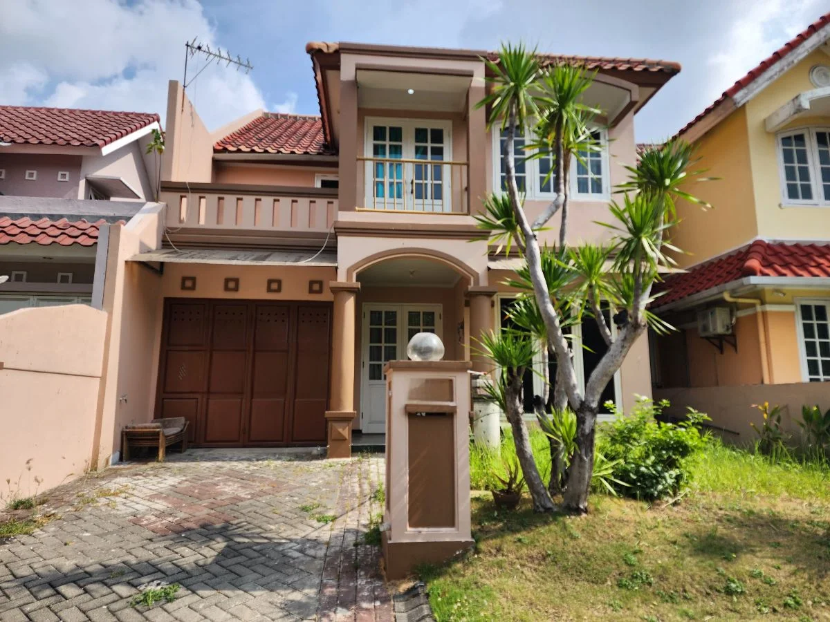 Dijual/Disewakan Rumah Bagus Villa Valensia Pakuwon Indah dekat Supermall Surabaya Barat
