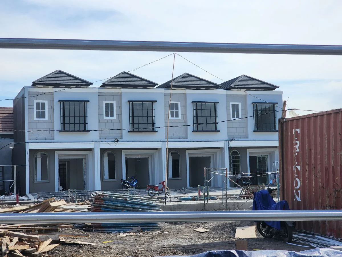 Dijual Rumah Baru Gress Kalijaran dekat Citraland Surabaya Barat - Thumbnail 2