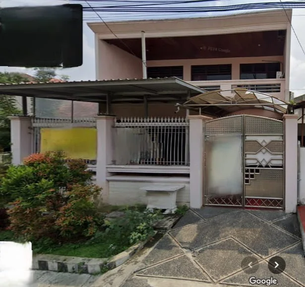 Dijual Rumah Strategis di Dukuh Kupang Timur Surabaya Barat