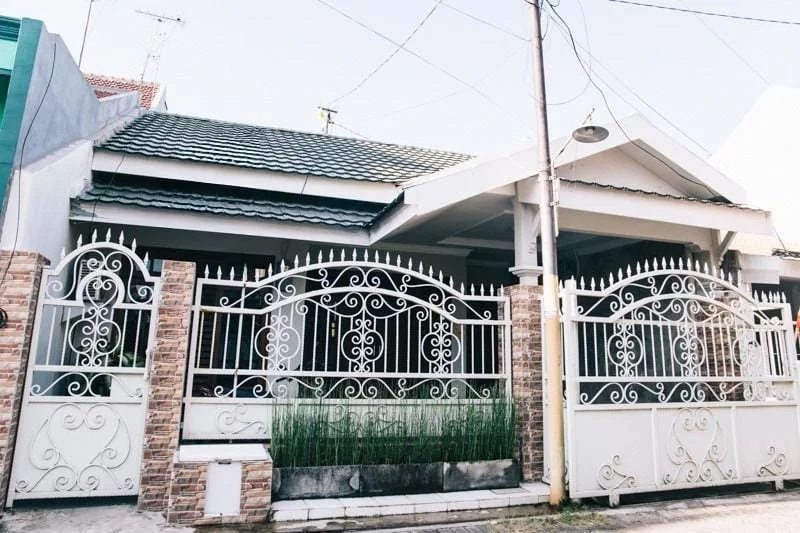 Dijual Rumah Strategis di Bendul Merisi Permai Surabaya Selatan