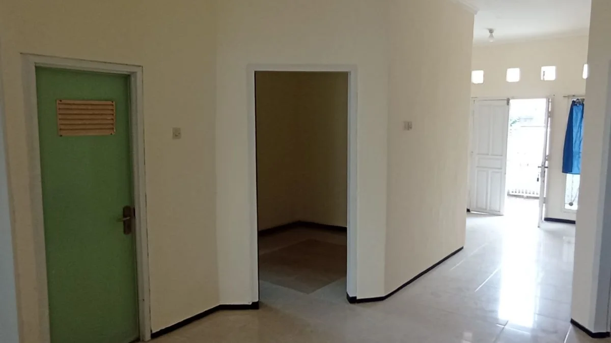 Dijual Rumah Hook Bagus Nyaman di Kebraon Indah Permai Surabaya Barat - Thumbnail 2