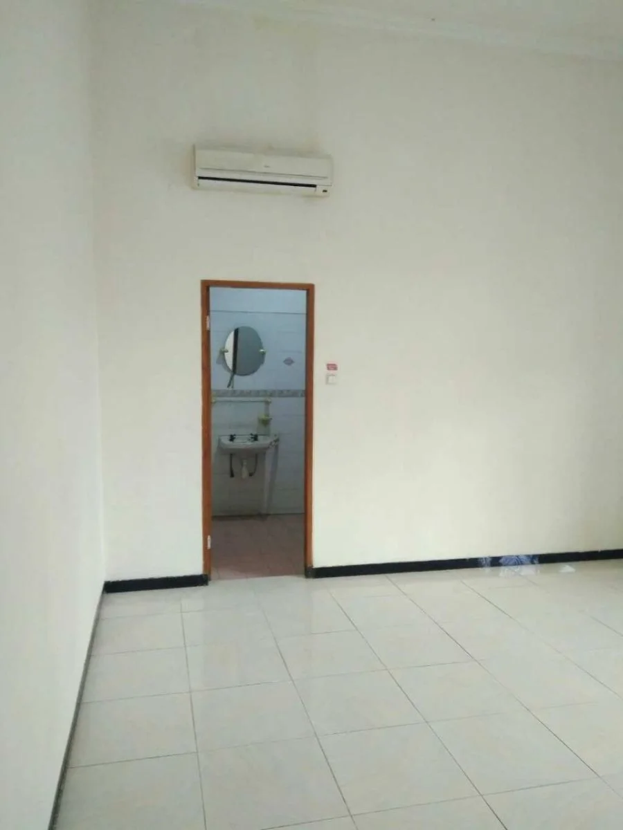 Disewakan Rumah Strategis di Kupang Indah Surabaya Barat