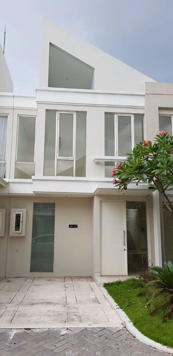 Dijual Rumah Siap Huni di Grand Pakuwon Surabaya Barat - Thumbnail 3