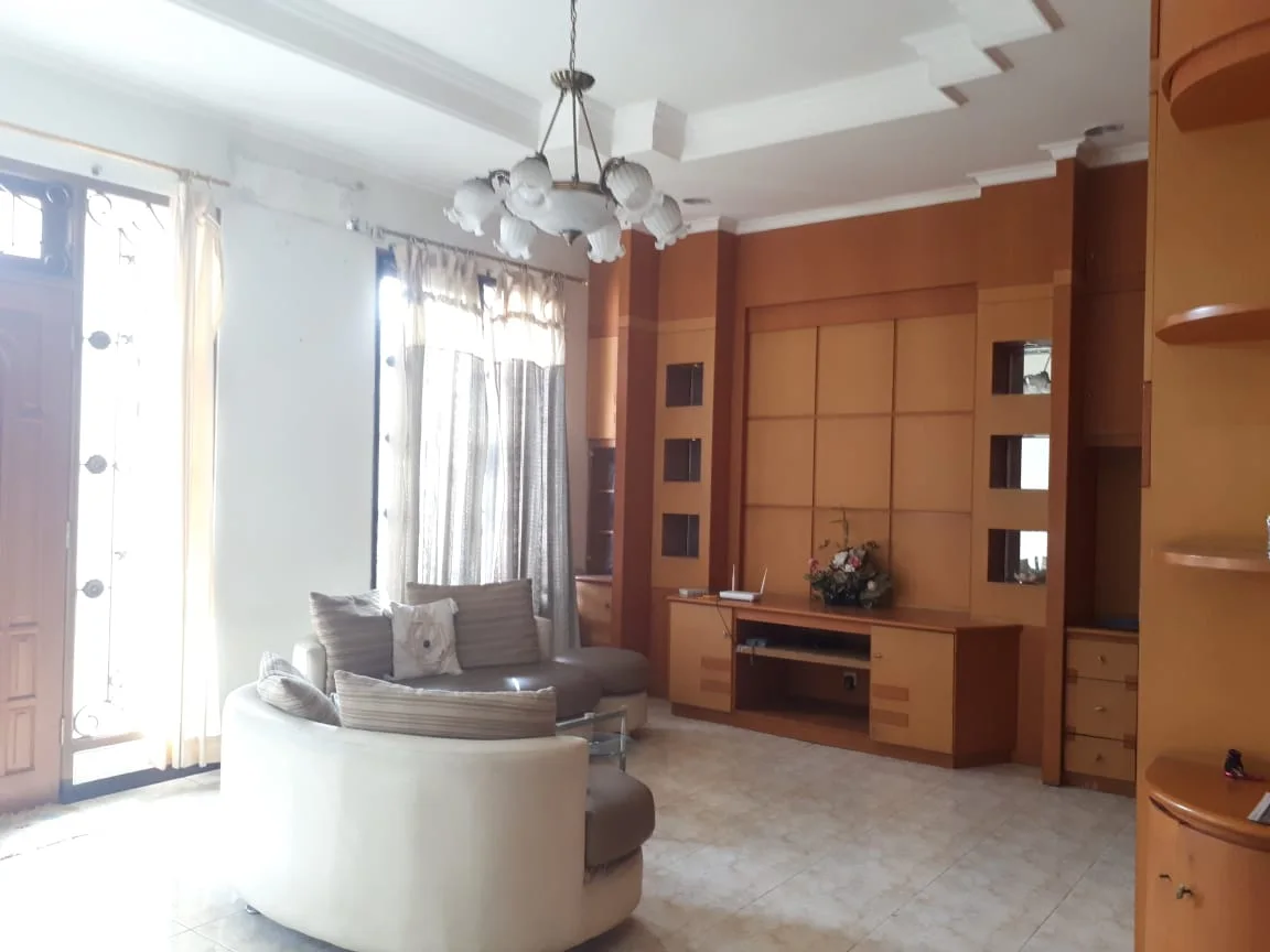 Disewakan Rumah Murah Bagus di Dharmahusada Mas, Surabaya Timur