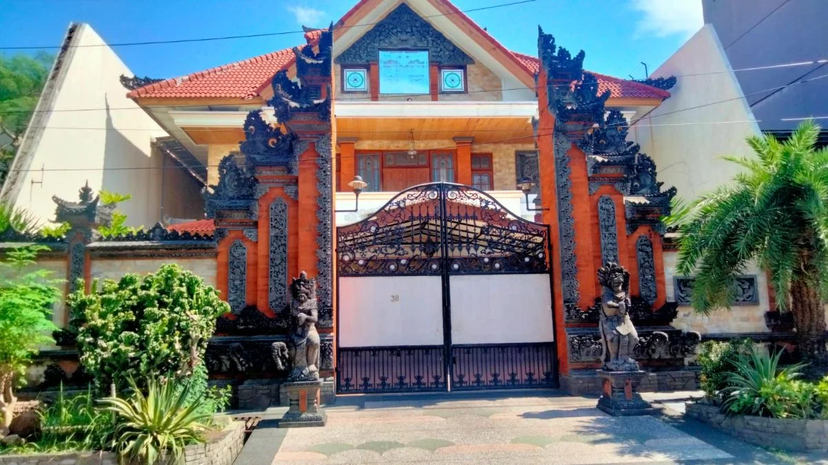 Dijual Rumah Mewah Lokasi Strategis 2 Lantai Surabaya Pusat - Thumbnail 2