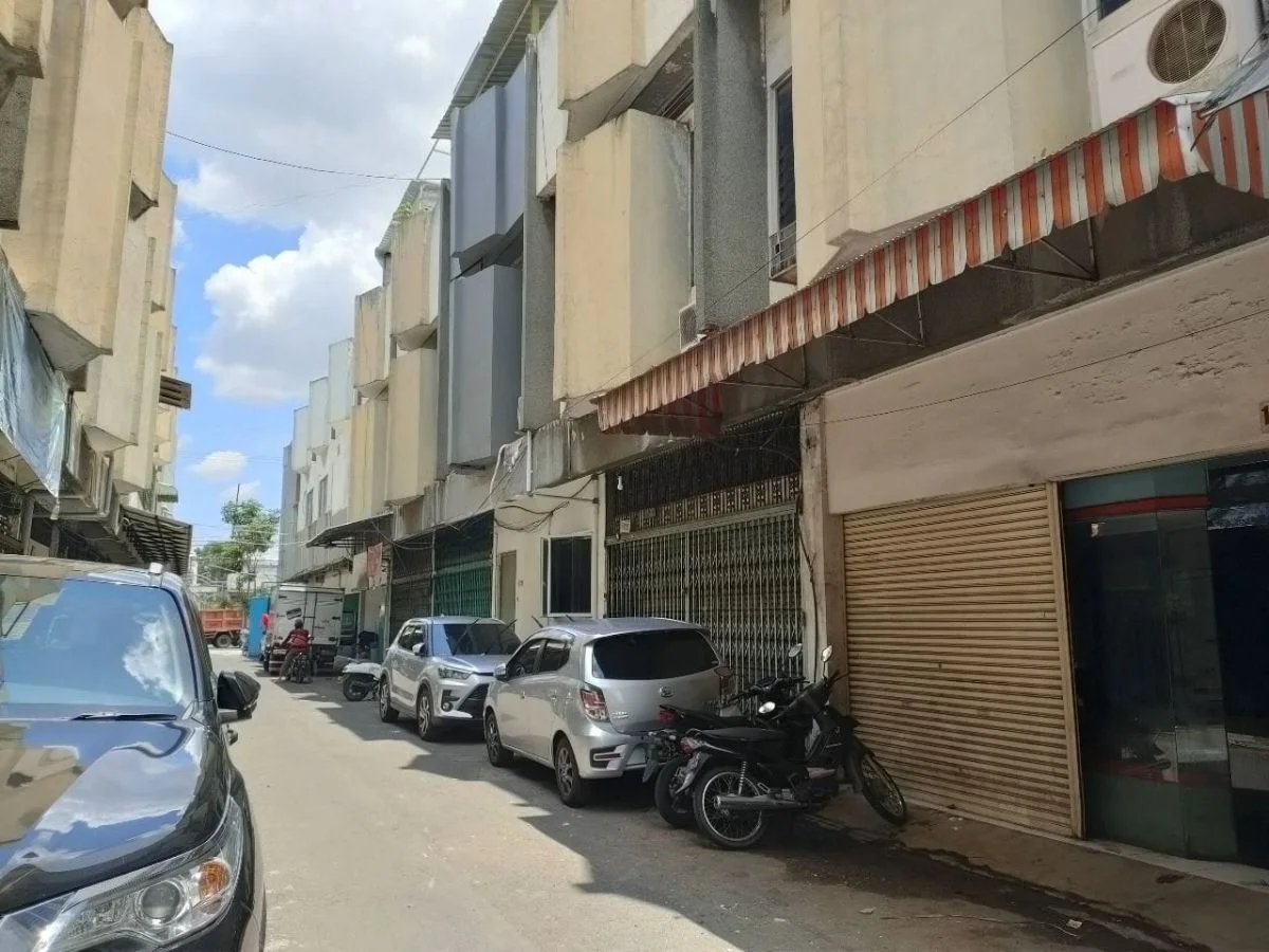 Dijual Ruko 3 Lantai Strategis Daerah Ngaglik Surabaya Pusat