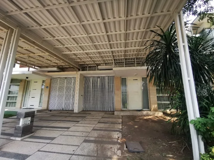 Disewakan Rumah di Pakuwon Indah The Mansion Surabaya Barat