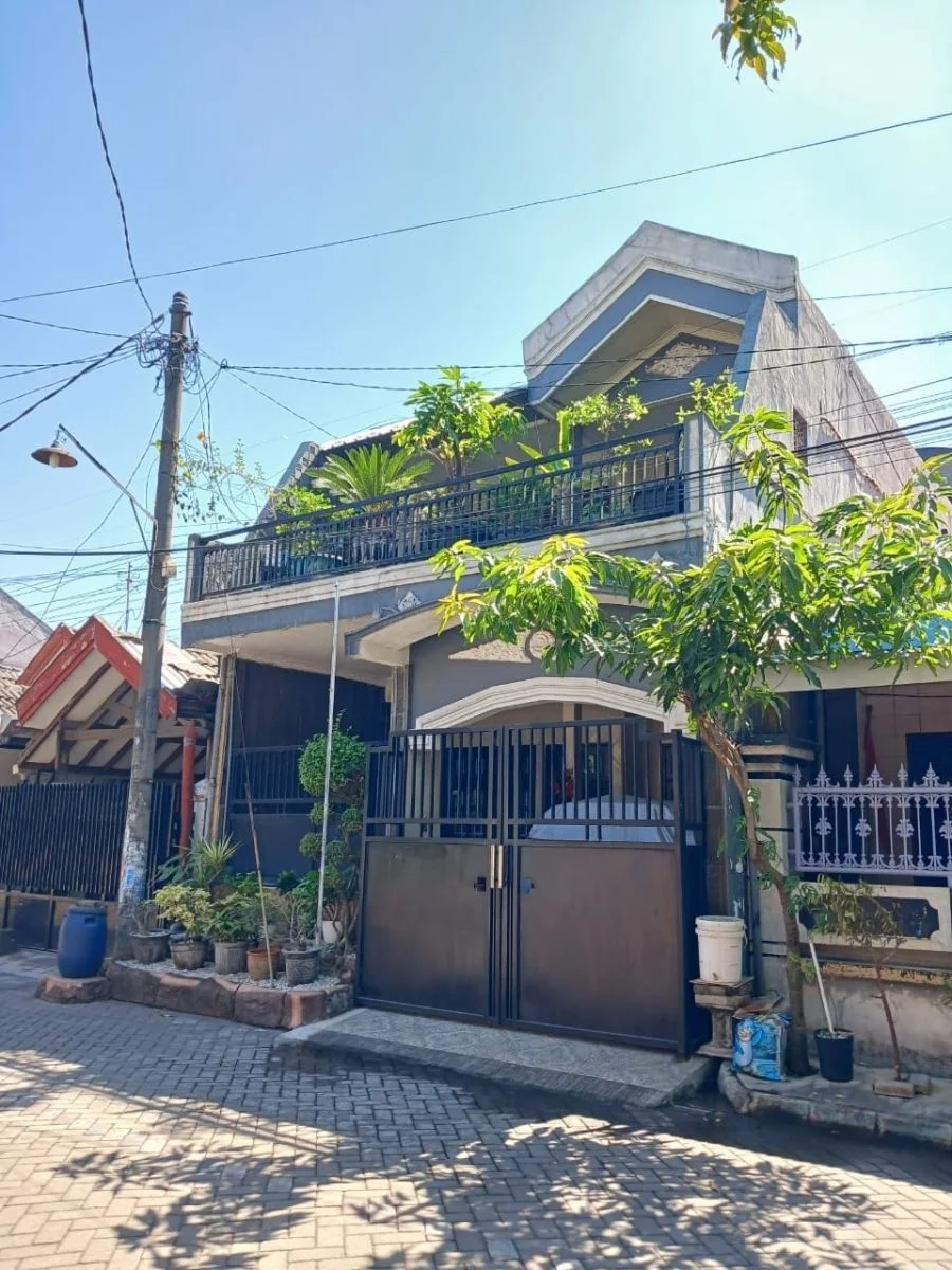 Dijual Cepat Rumah Strategis Lokasi Perumahan Kebraon Surabaya Selatan