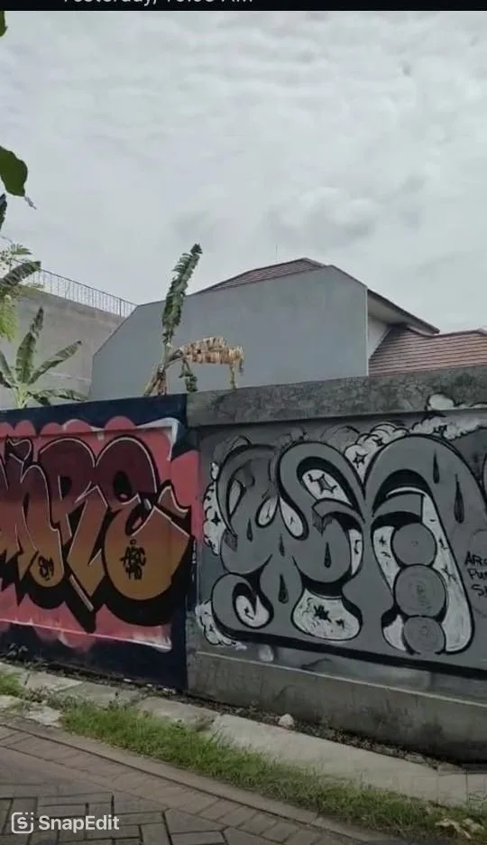 Di jual tanah Hook hadap 2 jalan sangat strategis Ketintang Surabaya Selatan