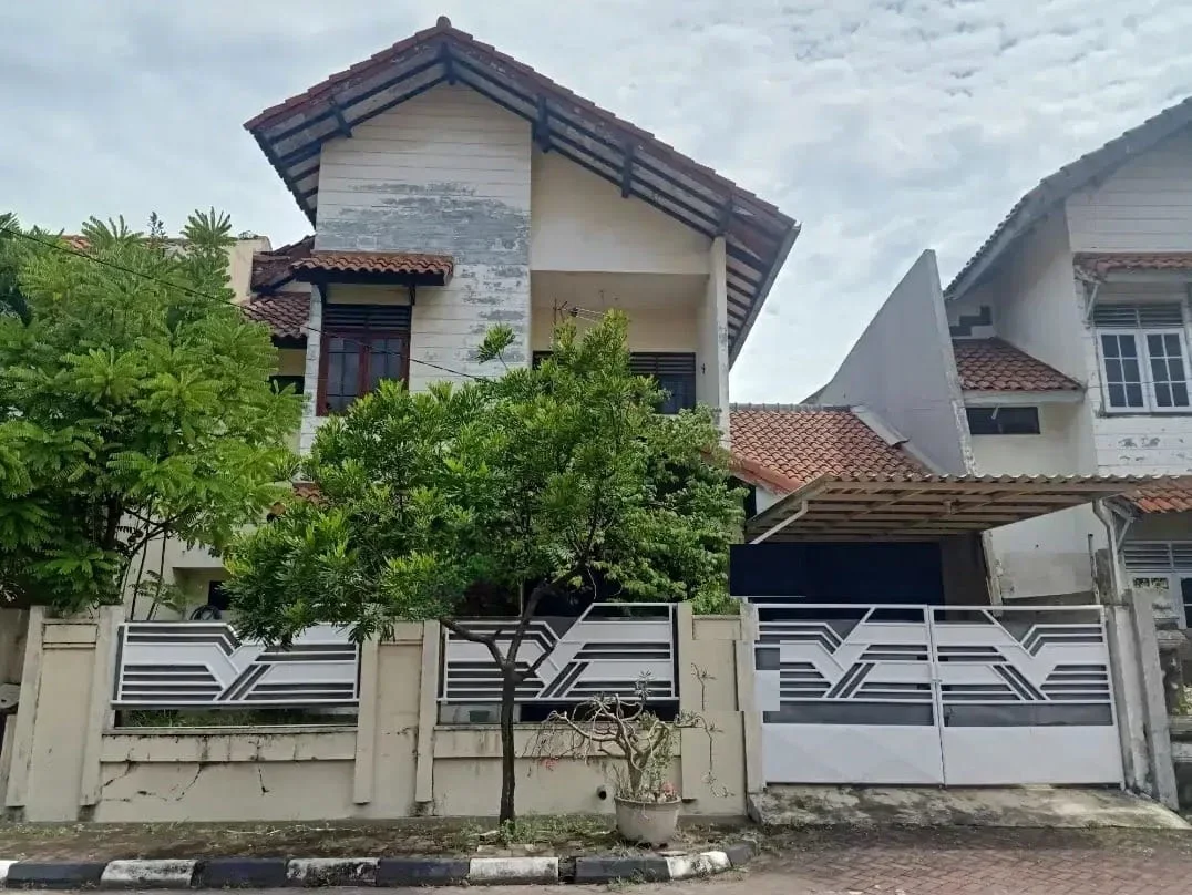 Dijual Rumah 4 Kamar Tidur di Prapen Indah Surabaya Timur