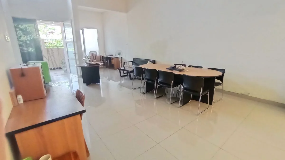 Dijual Rumah Terawat dan Murah di Griya Kebraon Utama Surabaya Selatan - Thumbnail 2
