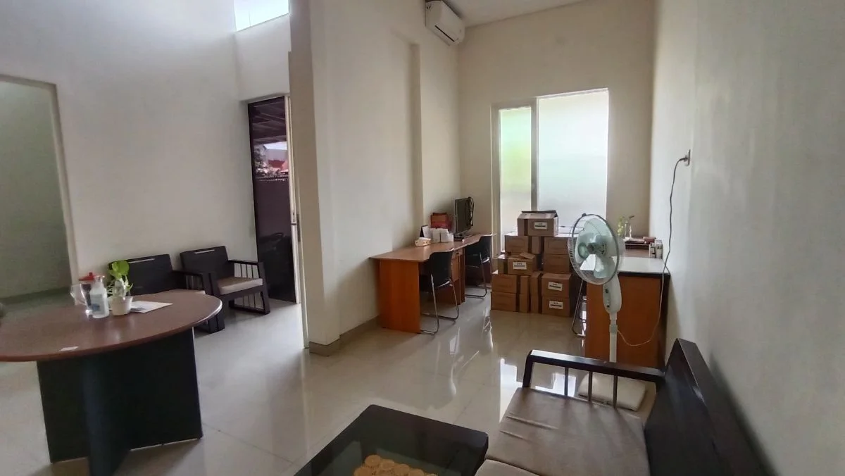 Dijual Rumah Terawat dan Murah di Griya Kebraon Utama Surabaya Selatan - Thumbnail 4