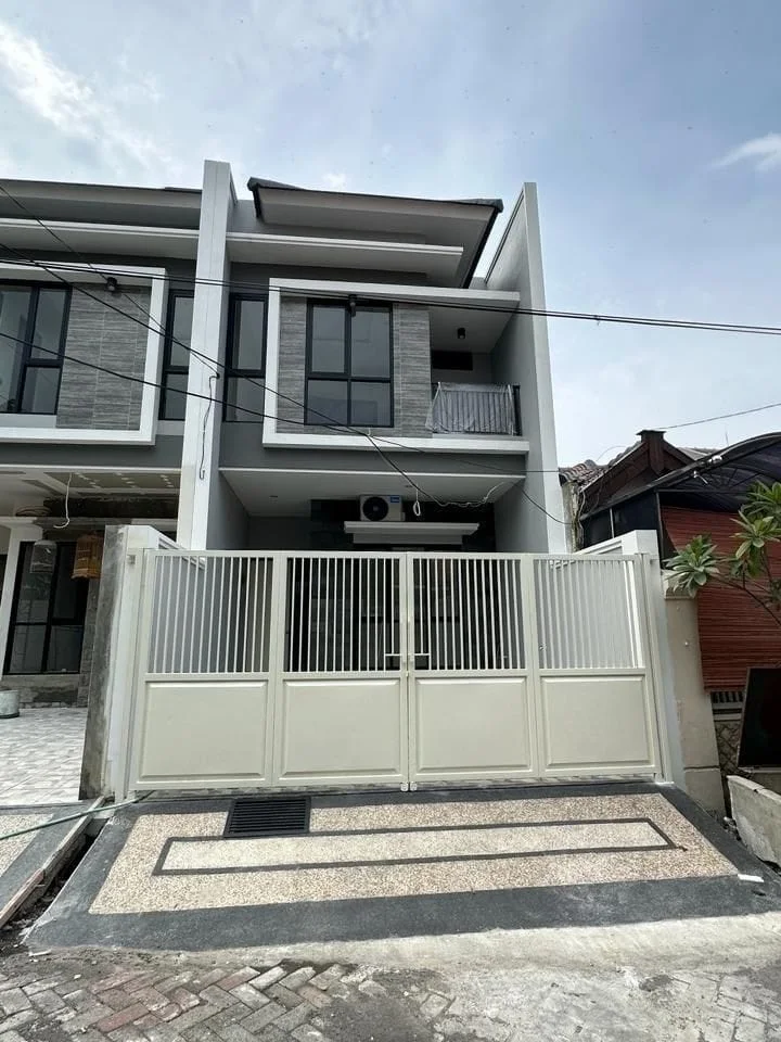 Dijual Rumah Mewah dan Cantik di Medokan Asri Utara Surabaya Timur