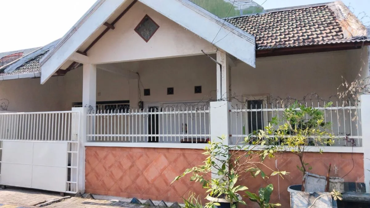 Dijual Rumah Siap Huni Strategis Ketintang Baru Surabaya Selatan - Image 1