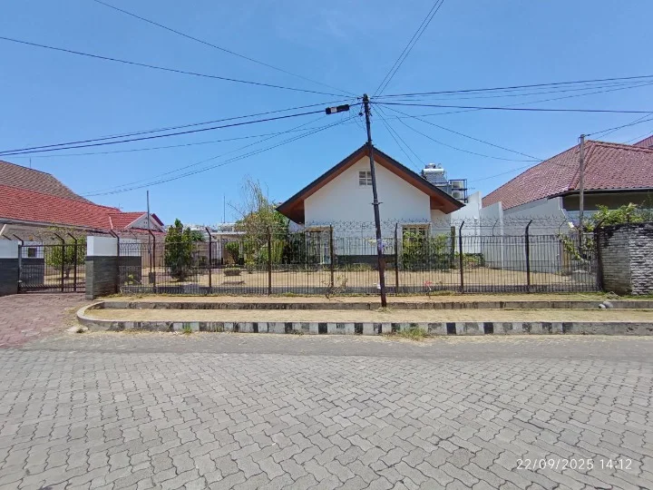 Dijual Rumah Mewah Strategis di Panjang Jiwo Permai Surabaya Selatan