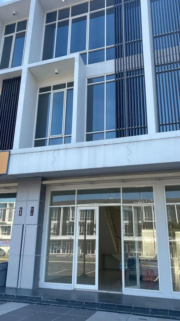 Ruko Dijual Lokasi Strategis Murah Northwest Boulevard Surabaya Barat