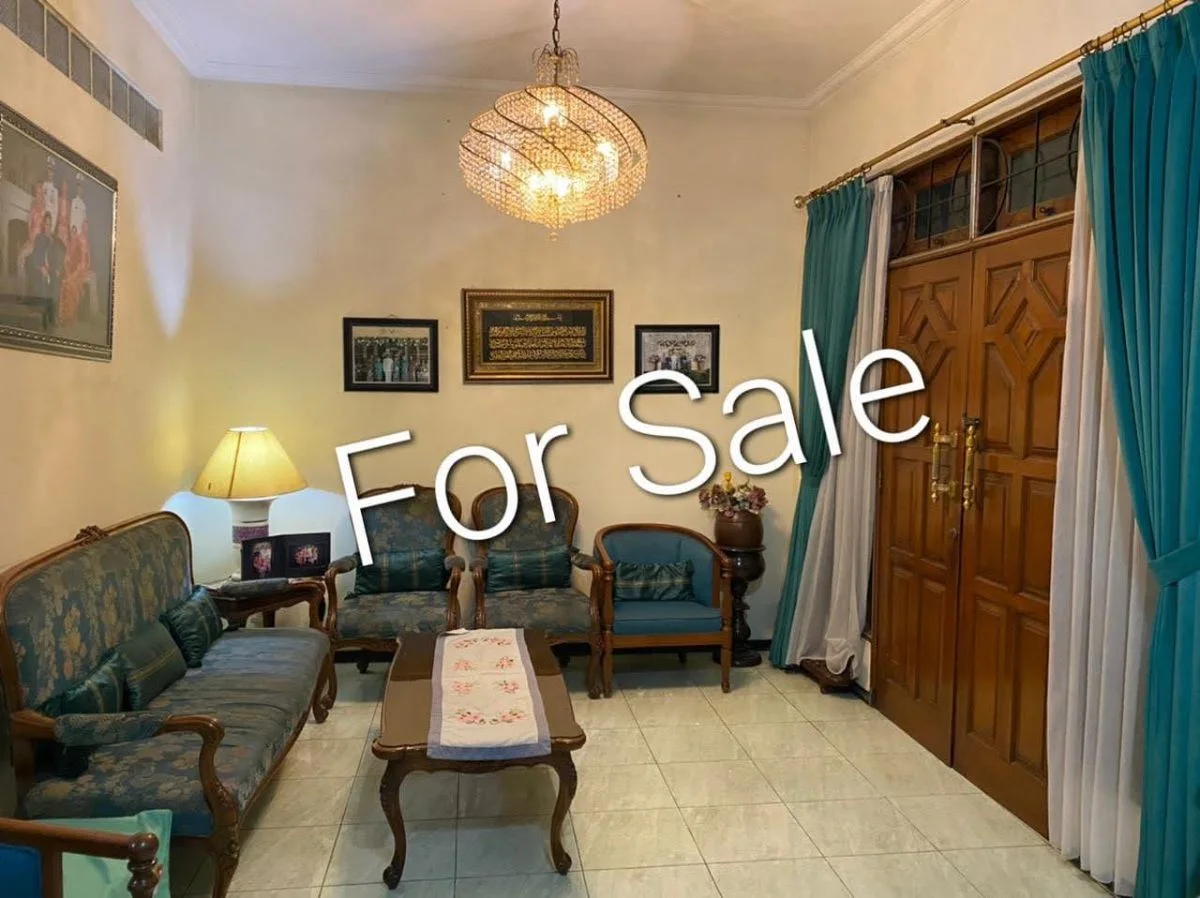 Dijual Rumah Strategis di Residen Sudirman Surabaya Pusat