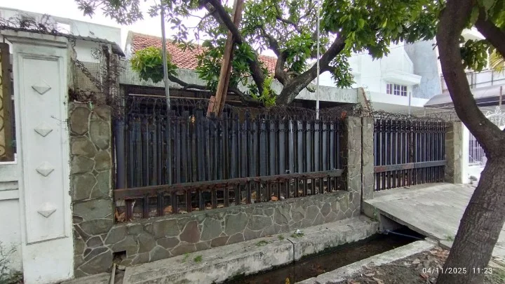 Rumah Asri Strategis Dijual di Pucang Jajar Surabaya Timur