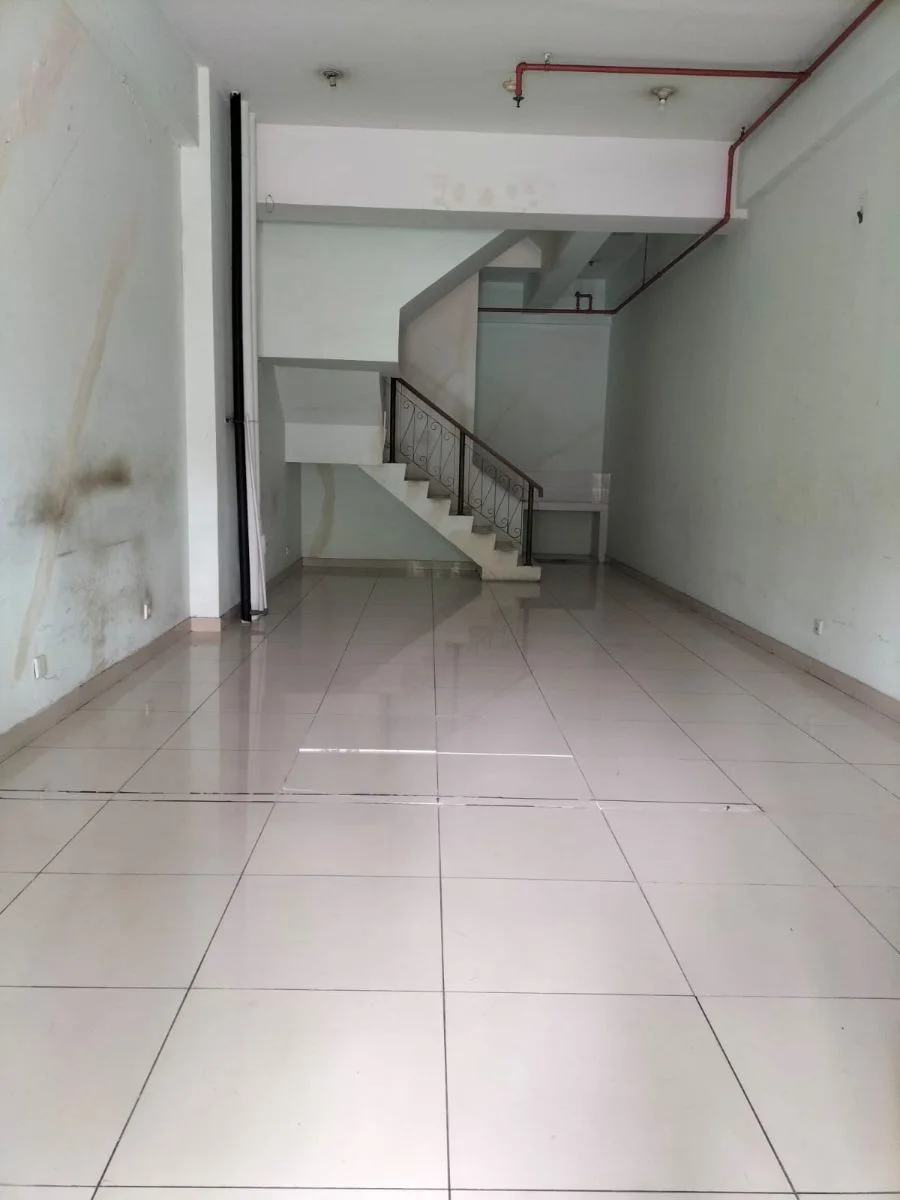 Disewakan Ruko 3 Lantai Siap Untuk Usaha di Waterplace Surabaya Barat