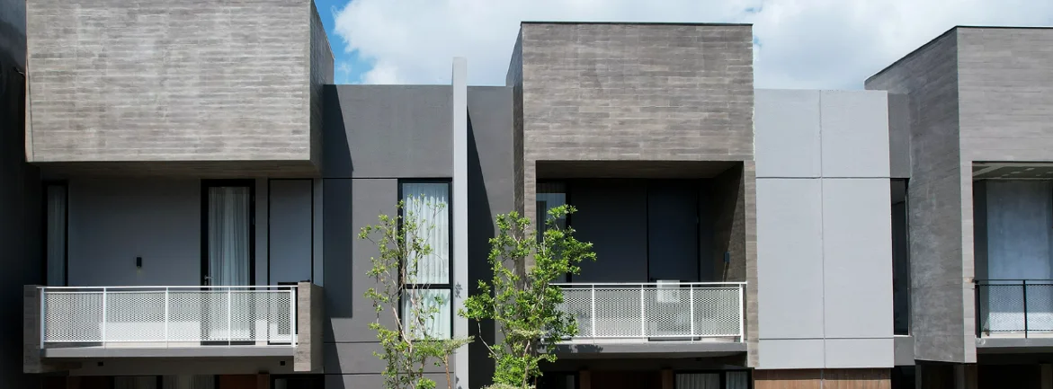 Dijual Rumah Kawasan Elit 2M-an di Central Park Merr Phase IV Surabaya Timur - Thumbnail 2