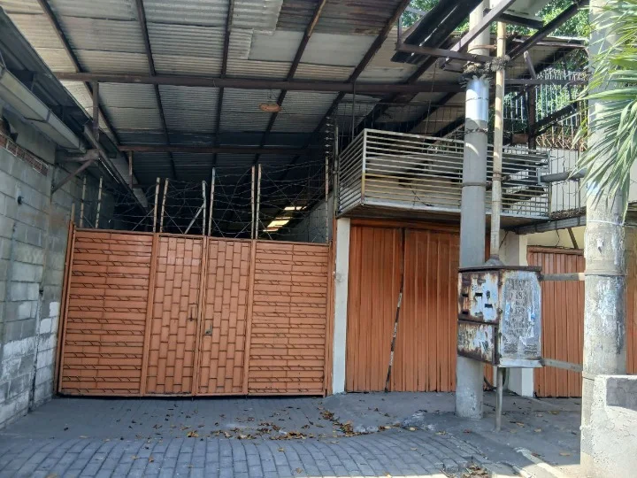 Disewakan Ruko 1 Lantai Komersial Area Strategis di Wilayah Jalan Raya Manukan Wetan Tandes Surabaya Barat