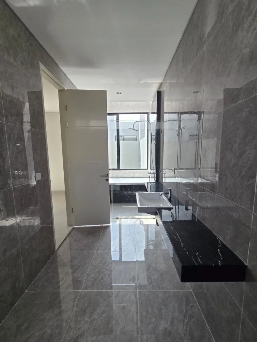 Dijual Rumah Siap Huni di Pelican Hill Surabaya Barat - Thumbnail 2