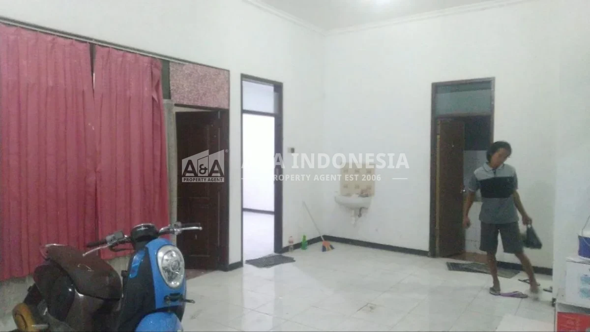 Disewakan Rumah Lokasi Strategis dan Siap Huni Klampis Semolo Timur Surabaya Timur . - Thumbnail 3