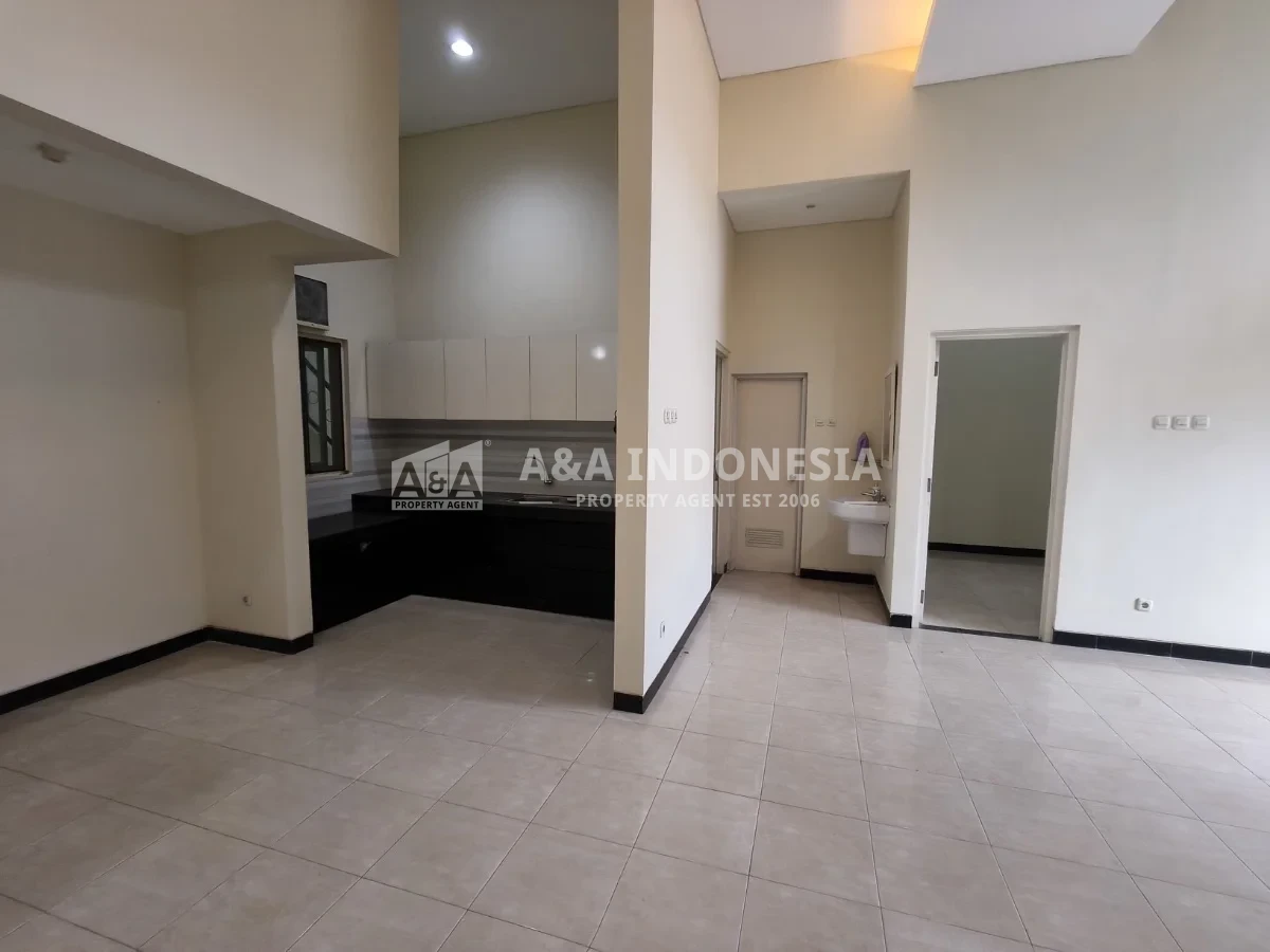 Disewakan Rumah 1 Lantai SHM di Klampis Surabaya Timur - Thumbnail 4