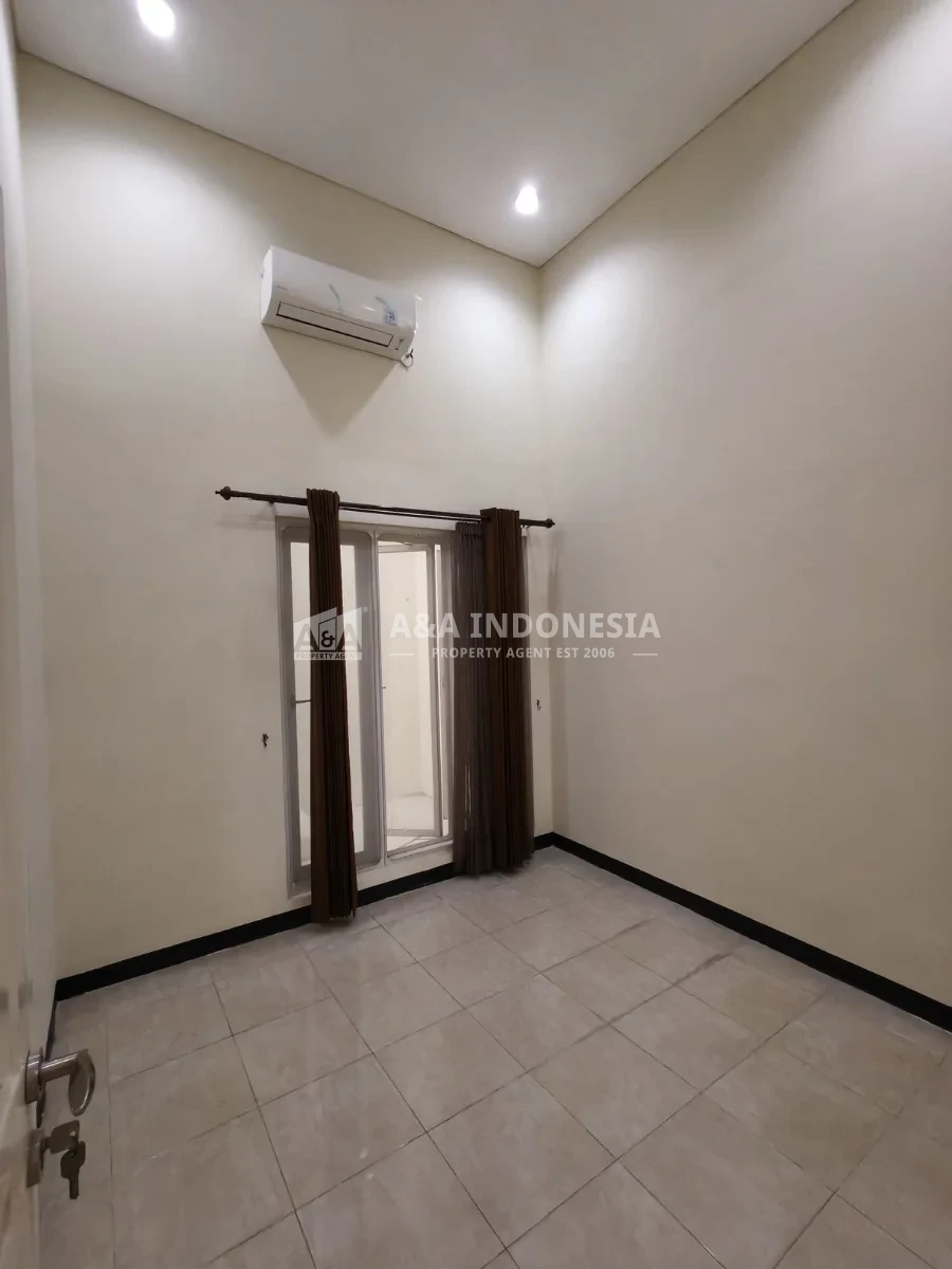 Disewakan Rumah 1 Lantai SHM di Klampis Surabaya Timur - Thumbnail 5