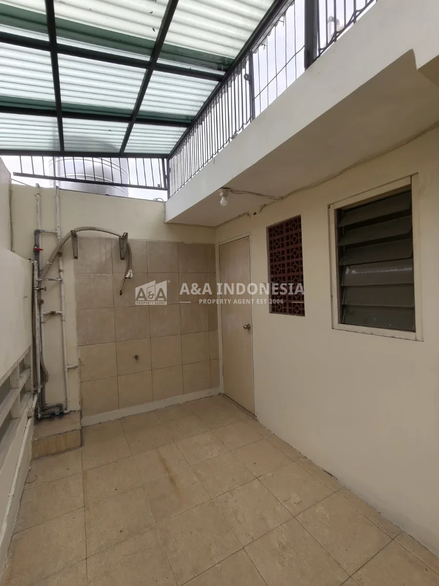 Disewakan Rumah 1 Lantai SHM di Klampis Surabaya Timur - Thumbnail 7