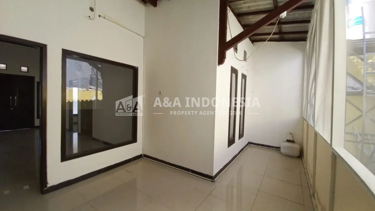 Disewakan Rumah Nyaman dan Siap Huni Manyar Jaya Surabaya Timur - Thumbnail 7