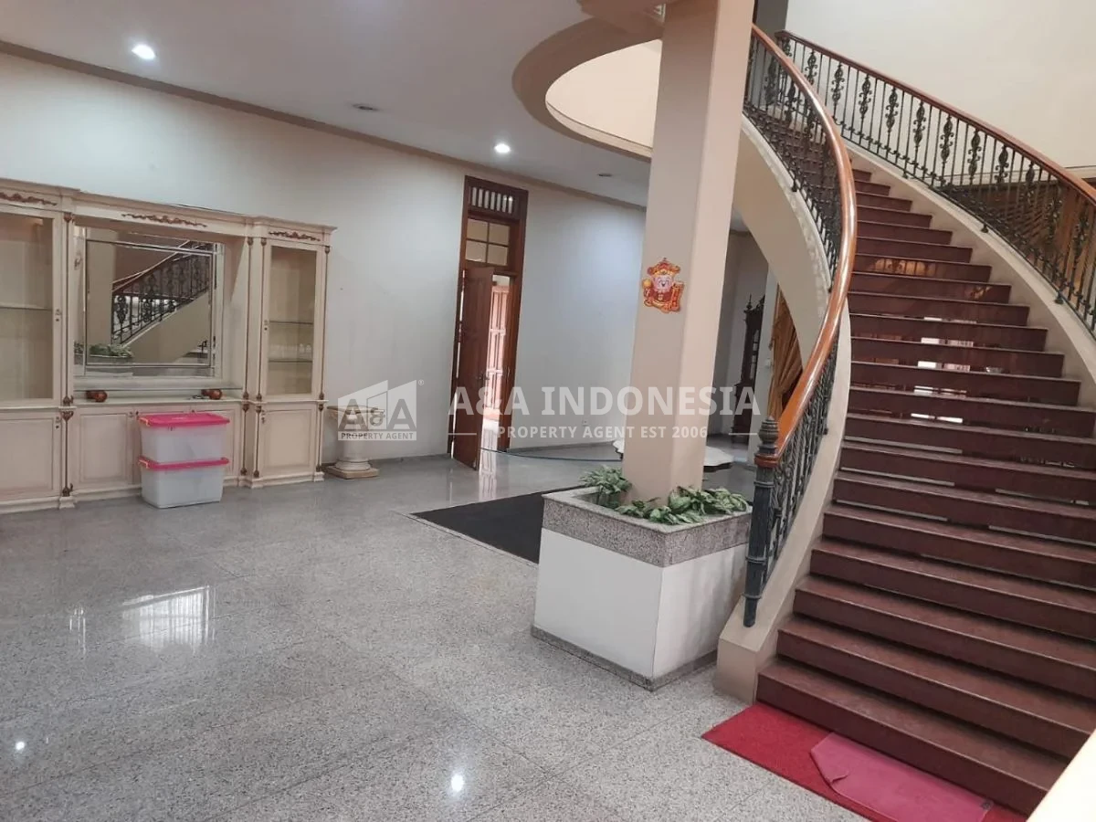 Dijual Rumah Mewah dan Siap Huni Lokasi Nginden Intan Raya Surabaya Timur - Thumbnail 3