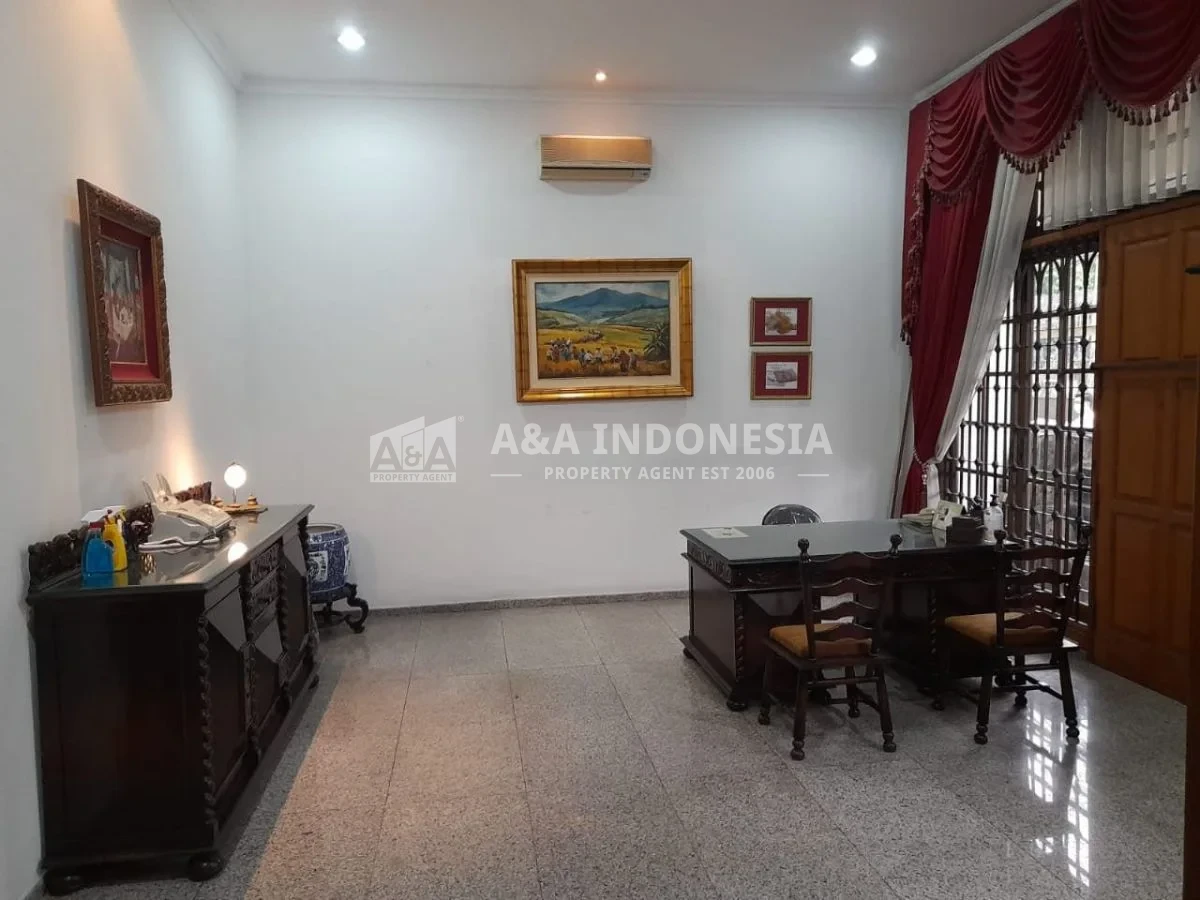Dijual Rumah Mewah dan Siap Huni Lokasi Nginden Intan Raya Surabaya Timur - Thumbnail 4
