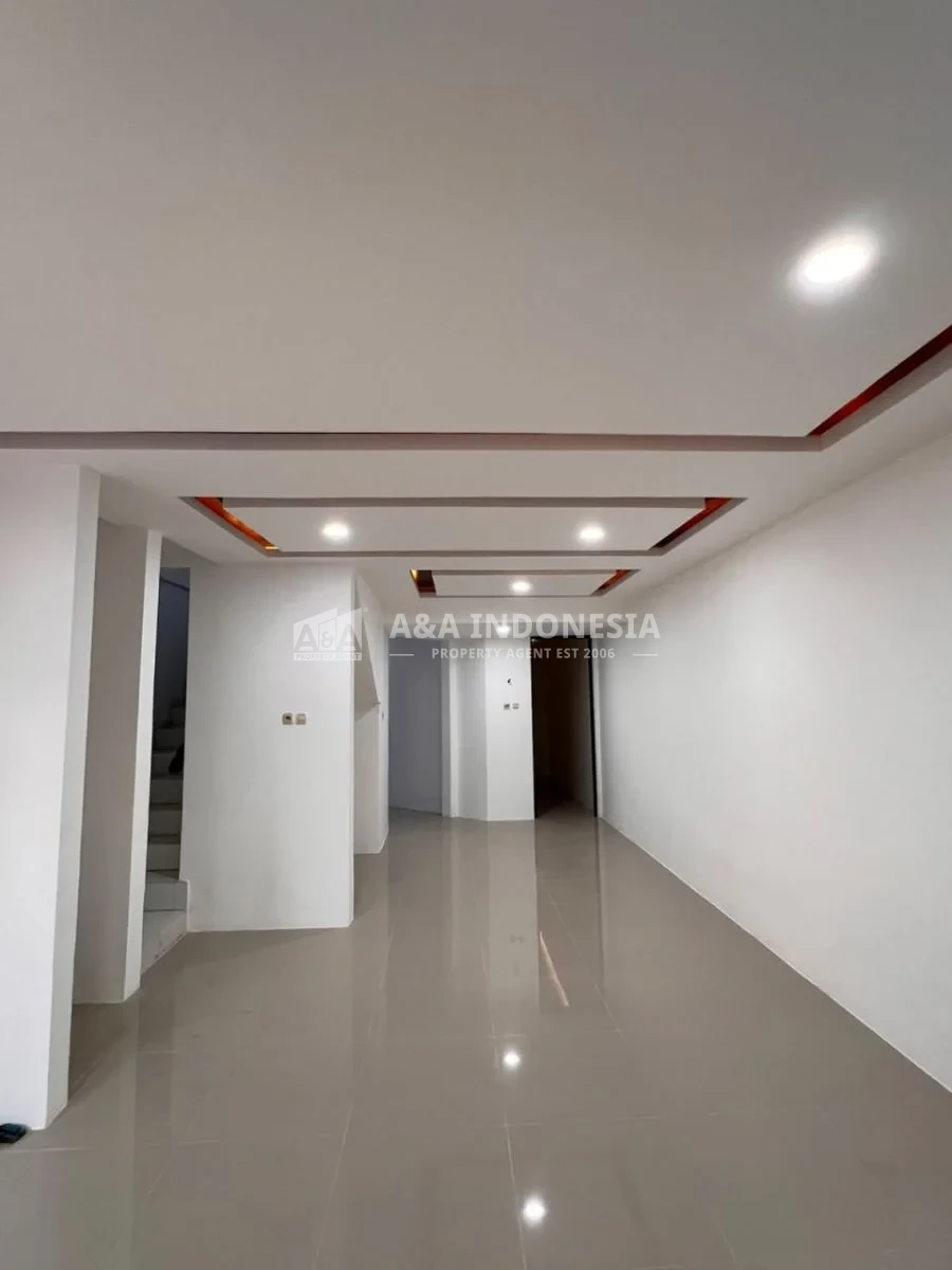 Dijual Rumah Baru Lokasi Strategis Nginden Intan Timur Surabaya Timur - Thumbnail 3