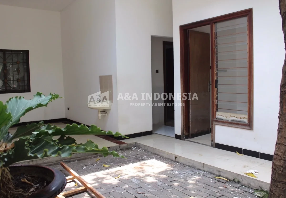 Disewakan Rumah 1 Lantai di Kedung Baruk Surabaya Timur - Thumbnail 5